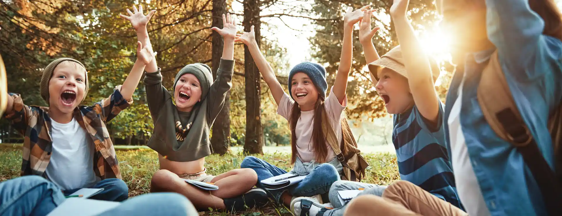 Kinder im wald cropped